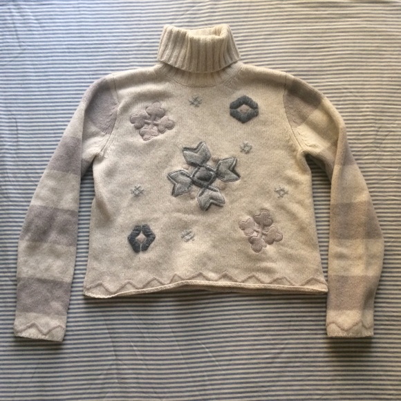Snowflake Sweater - Picture 4 of 4
